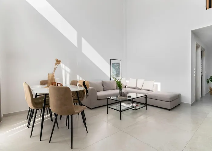 Calliope Luxury Loft With Backyard