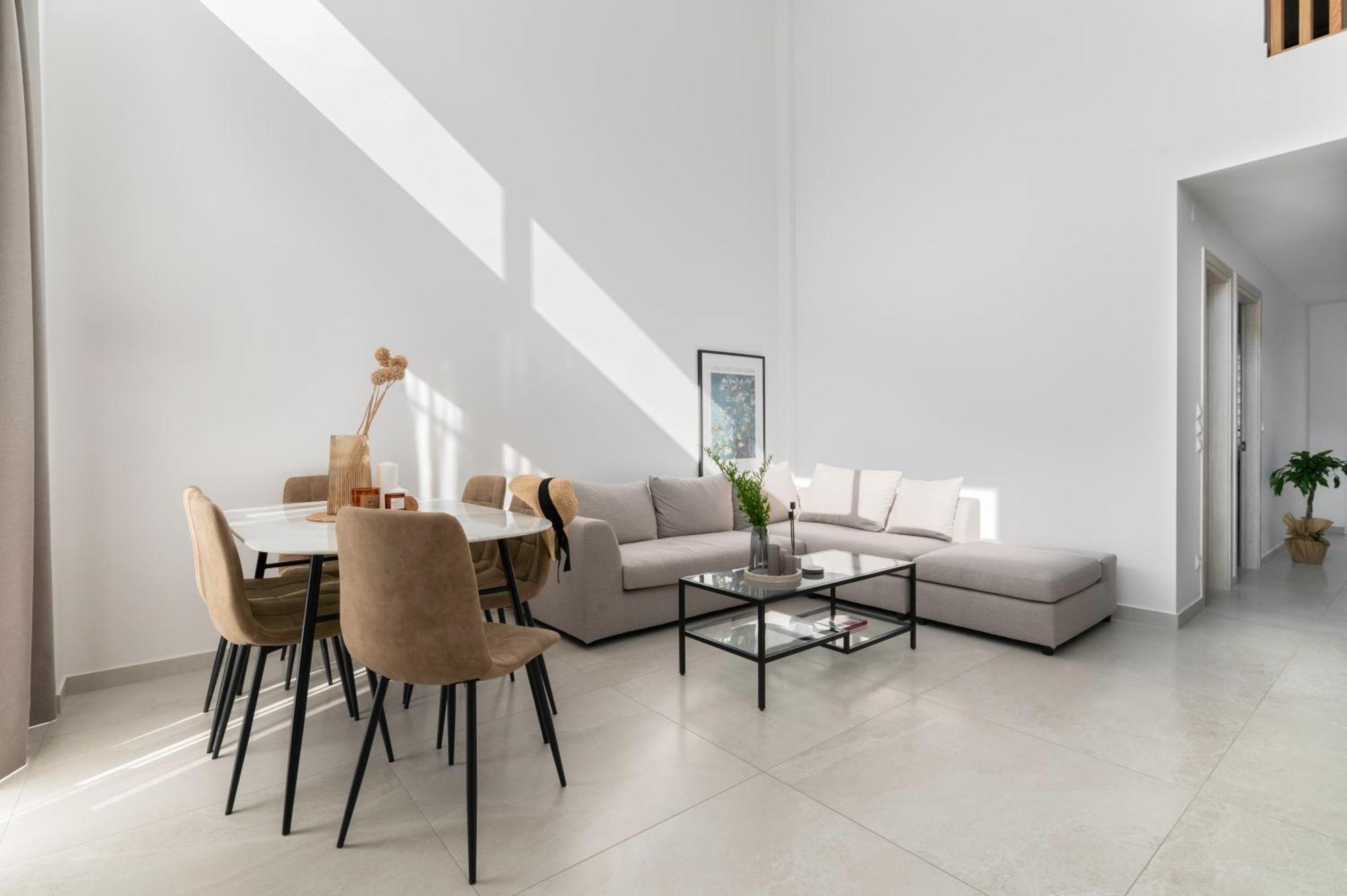 Calliope Luxury Loft With Backyard Apartment