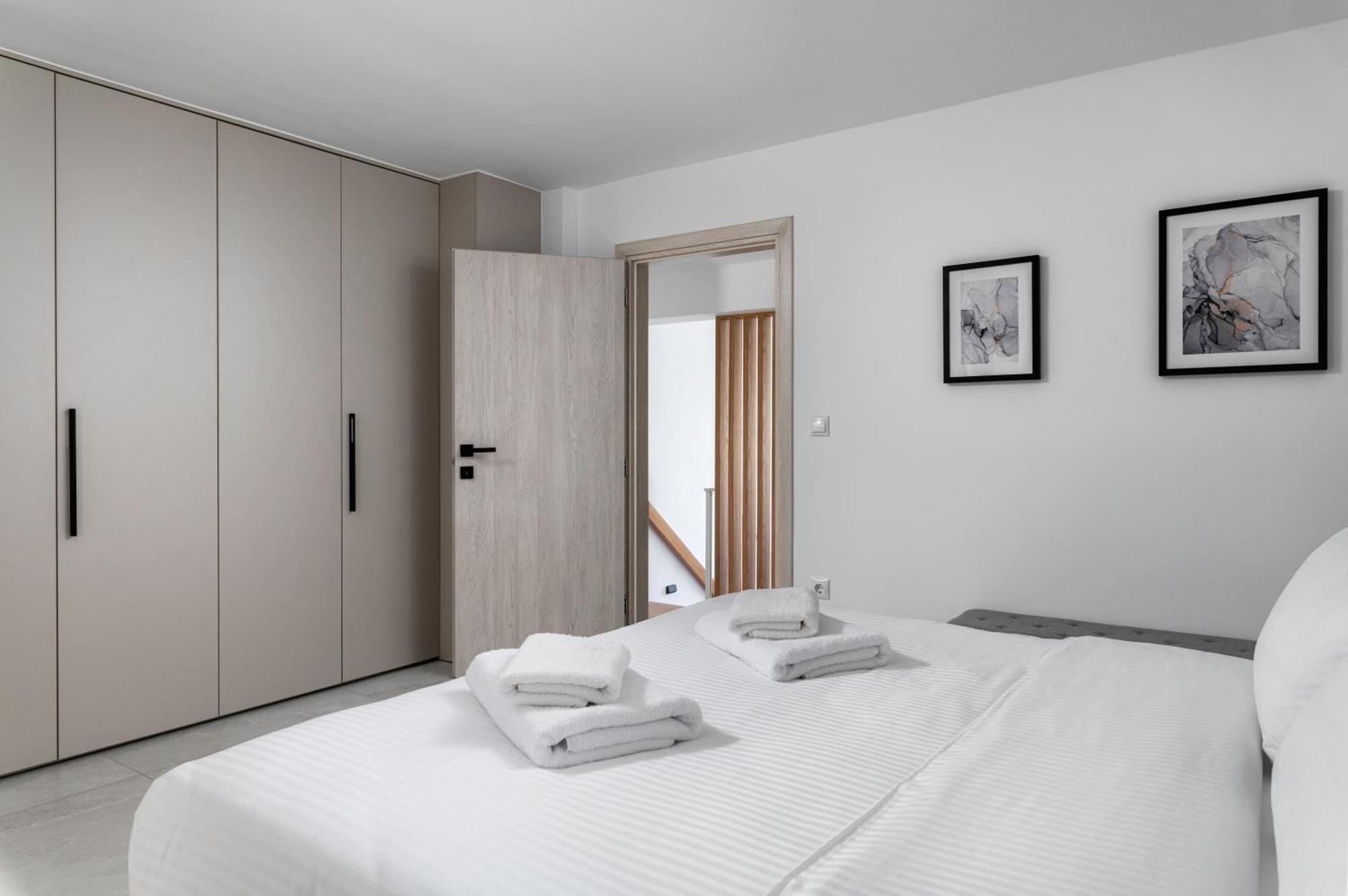Calliope Luxury Loft With Backyard Apartment *