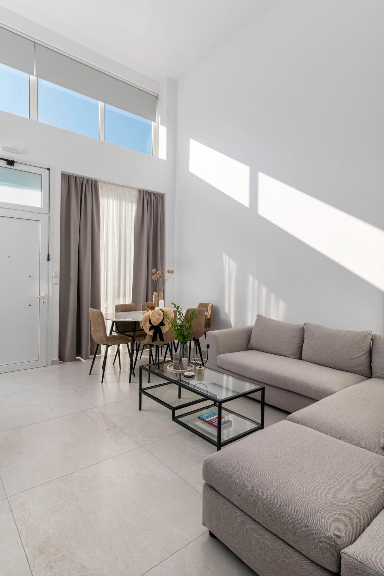 Calliope Luxury Loft With Backyard Ierápetra